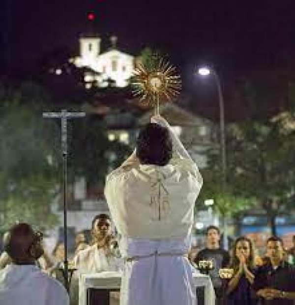 A festa de Corpus Christi nasceu no ano de 1264.