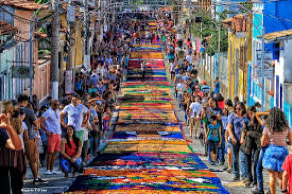 Significado Corpus Christi, tapetes e história