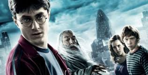 PERGUNTE AO EXORCISTA - É possível uma influência maligna através de filmes de Magia, como Harry Potter? - Pe. Duarte Lara