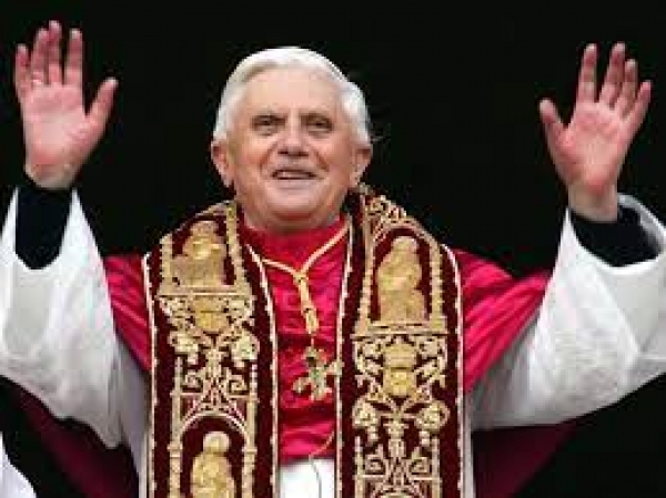 #PergunteResponderemos: 43 - Existe um decreto do papa Bento XVI proibindo o nome Javé na liturgia? Felipe Aquino