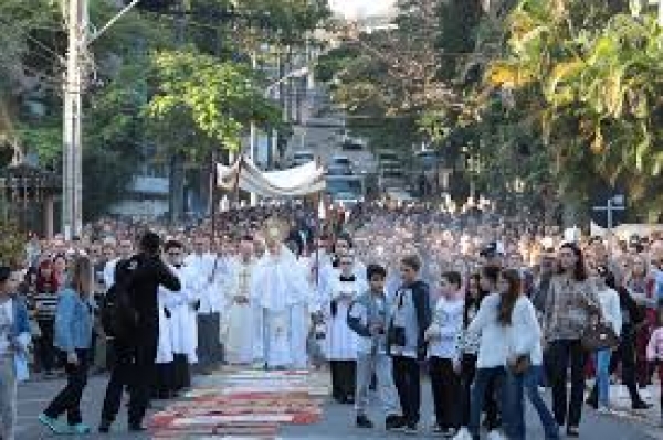 Festa de Corpus Christi - Pe. Alex Brito