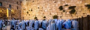 A Bíblia Viva - No Túnel do Muro das Lamentações em Jerusalém - 22